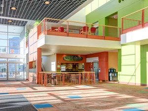 photo of Hall D, showing West Delta Restaurant in the lobby